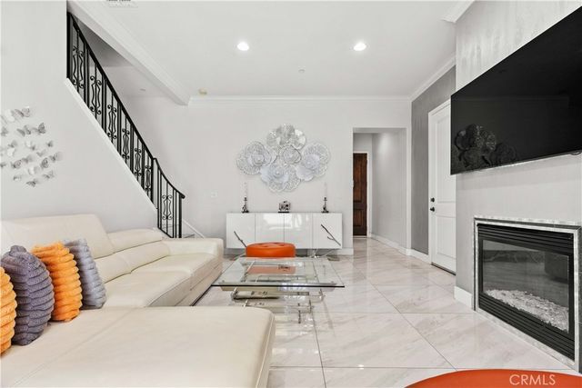 6920 Valmont 5, Tujunga, CA 91042