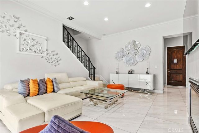 6920 Valmont 5, Tujunga, CA 91042