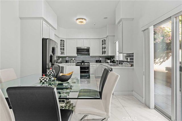 6920 Valmont 5, Tujunga, CA 91042