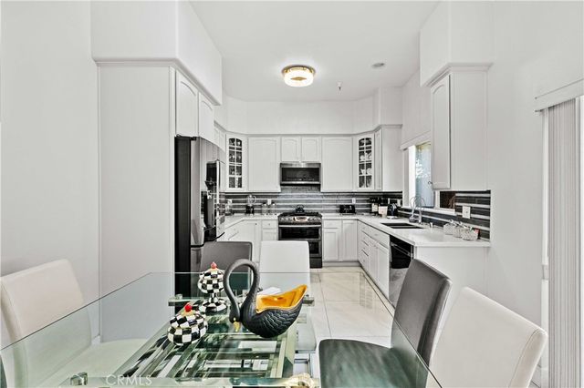 6920 Valmont 5, Tujunga, CA 91042