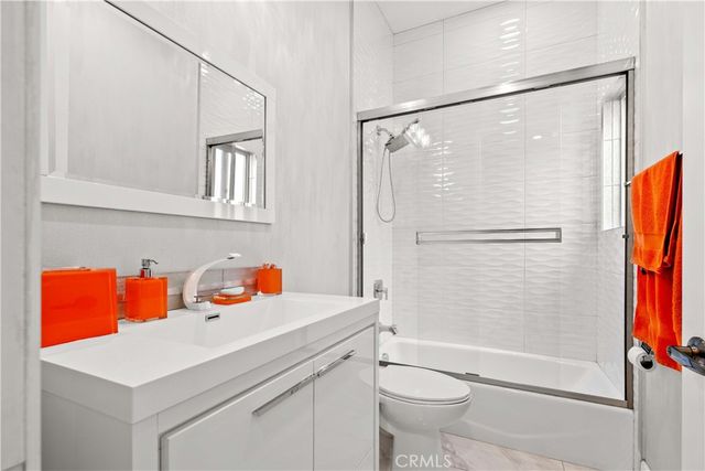 6920 Valmont 5, Tujunga, CA 91042