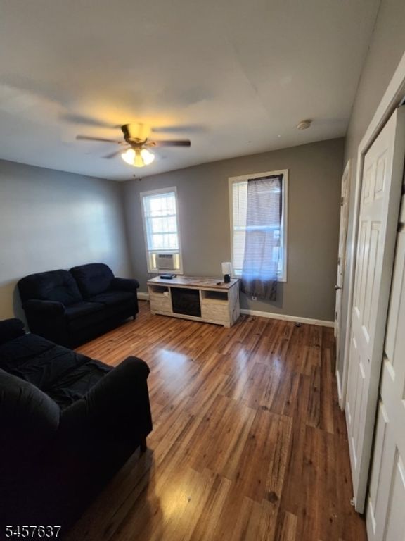 230 Pine St, Elizabeth City, NJ 07206 — photo 2