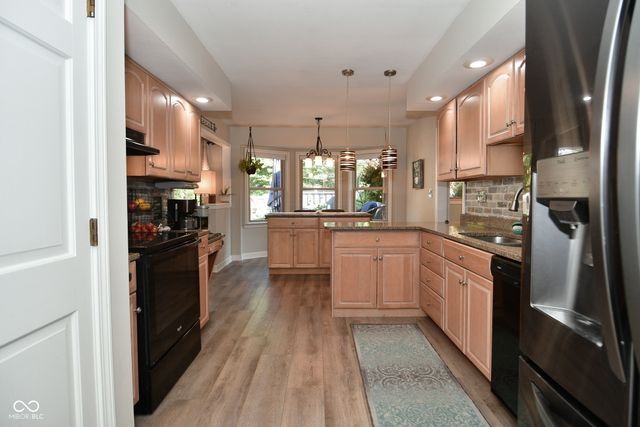 5028 Beechwood Circle, Avon, IN 46123