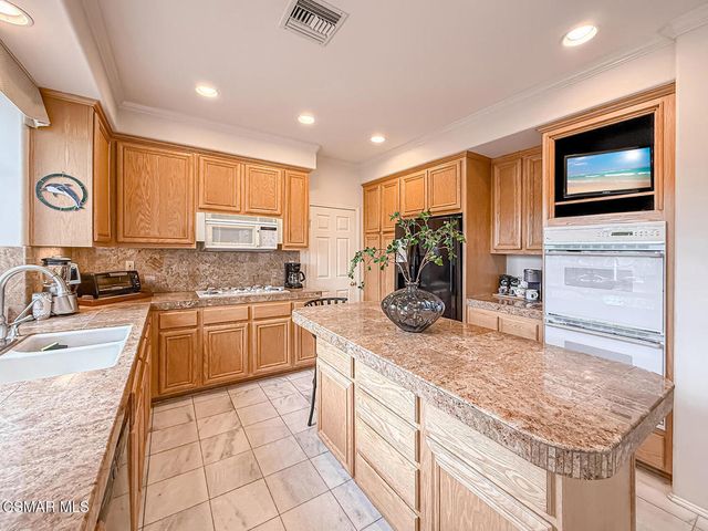 260 Sycamore Ridge Street, Simi Valley, CA 93065