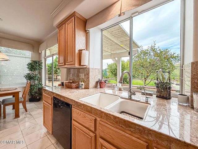 260 Sycamore Ridge Street, Simi Valley, CA 93065