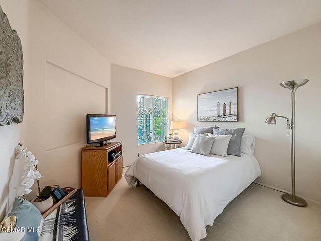 260 Sycamore Ridge Street, Simi Valley, CA 93065