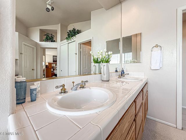 260 Sycamore Ridge Street, Simi Valley, CA 93065