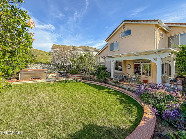 260 Sycamore Ridge Street, Simi Valley, CA 93065