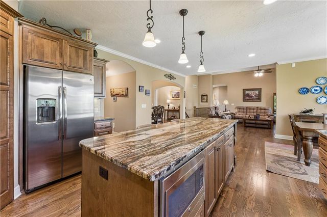 17218 W 197TH Place, Spring Hill, KS 66083