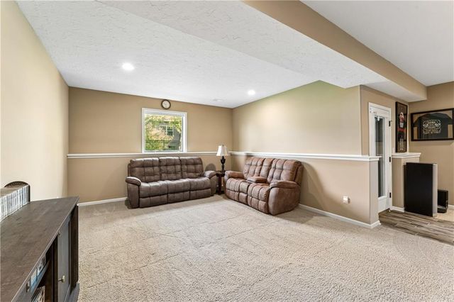 17218 W 197TH Place, Spring Hill, KS 66083
