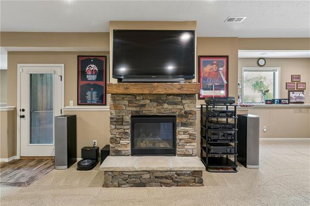 17218 W 197TH Place, Spring Hill, KS 66083
