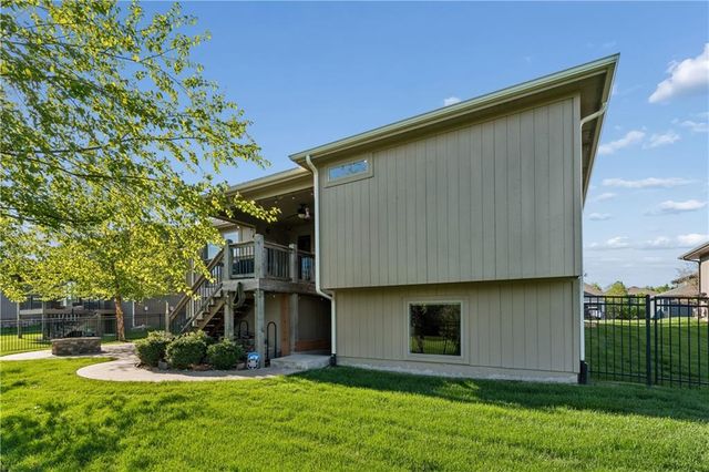 17218 W 197TH Place, Spring Hill, KS 66083