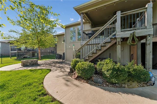 17218 W 197TH Place, Spring Hill, KS 66083