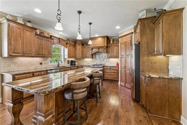 17218 W 197TH Place, Spring Hill, KS 66083