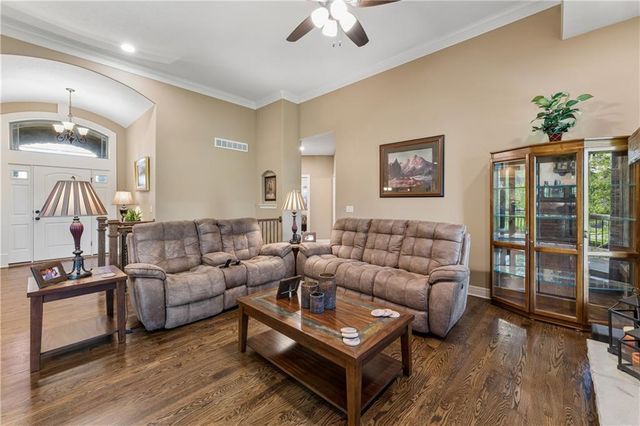 17218 W 197TH Place, Spring Hill, KS 66083