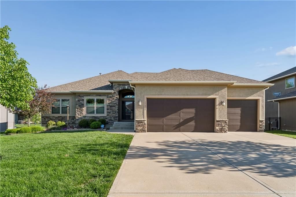 17218 W 197TH Place, Spring Hill, KS 66083