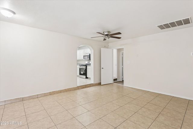 735 E SOUTH MOUNTAIN Avenue, Phoenix, AZ 85042
