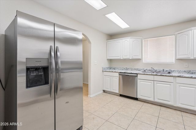 735 E SOUTH MOUNTAIN Avenue, Phoenix, AZ 85042