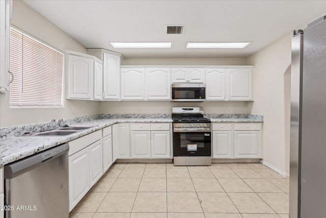 735 E SOUTH MOUNTAIN Avenue, Phoenix, AZ 85042