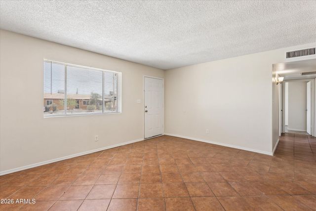 735 E SOUTH MOUNTAIN Avenue, Phoenix, AZ 85042