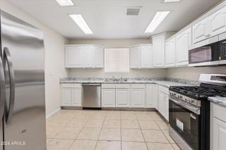 735 E SOUTH MOUNTAIN Avenue, Phoenix, AZ 85042