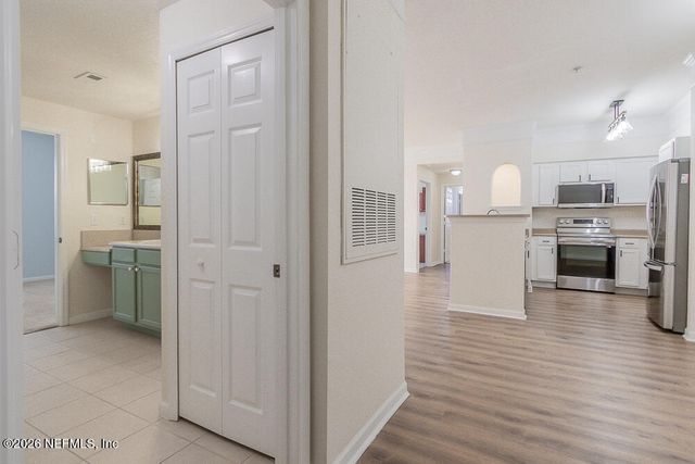 8550 TOUCHTON Road 2211, Jacksonville, FL 32216