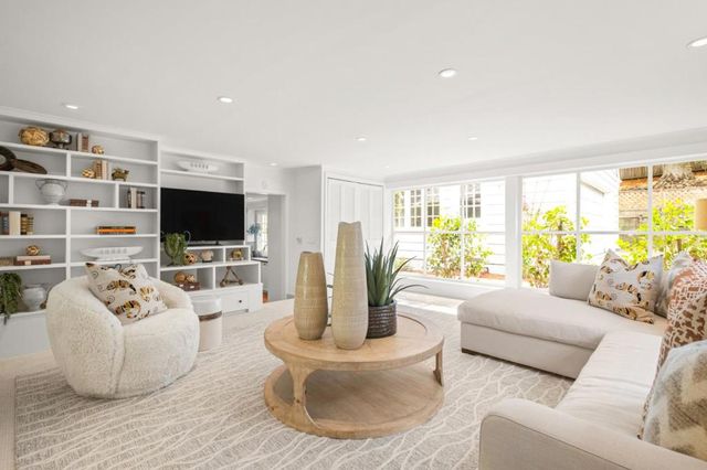 2835 Hillside Drive, Burlingame, CA 94010