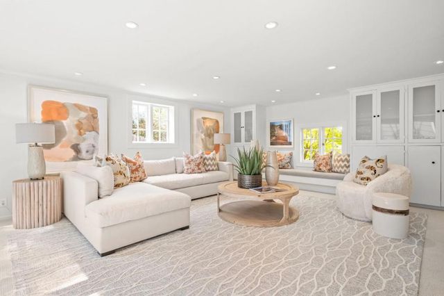 2835 Hillside Drive, Burlingame, CA 94010