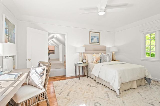 2835 Hillside Drive, Burlingame, CA 94010