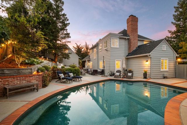 2835 Hillside Drive, Burlingame, CA 94010