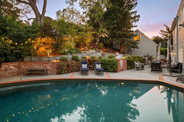 2835 Hillside Drive, Burlingame, CA 94010