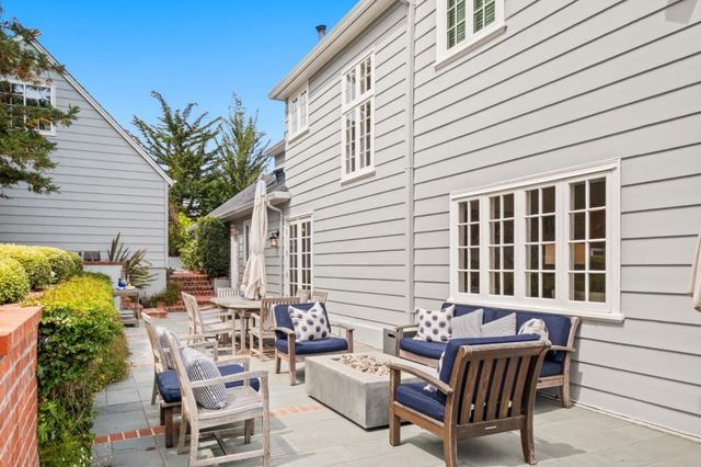 2835 Hillside Drive, Burlingame, CA 94010