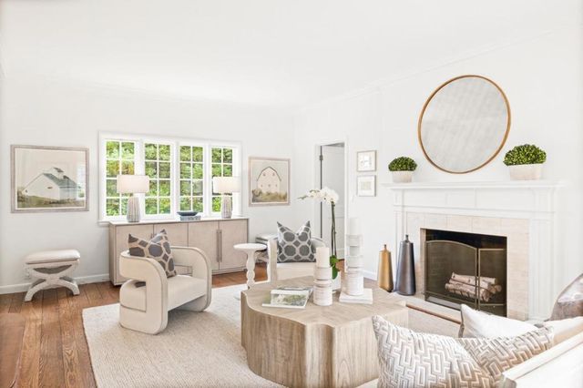 2835 Hillside Drive, Burlingame, CA 94010