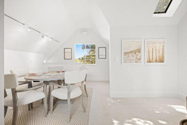 2835 Hillside Drive, Burlingame, CA 94010