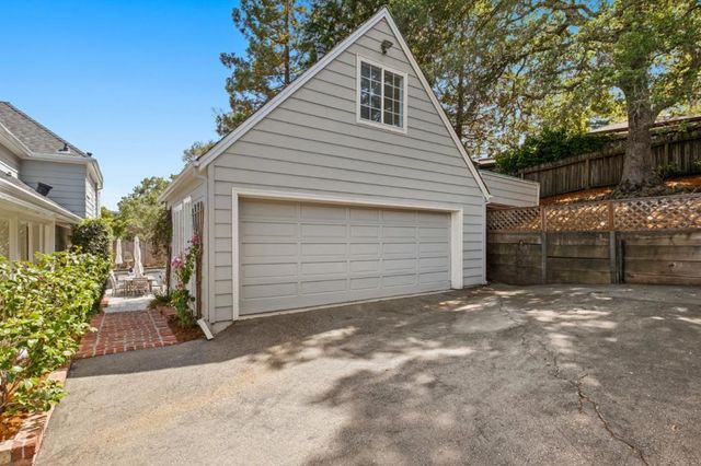2835 Hillside Drive, Burlingame, CA 94010