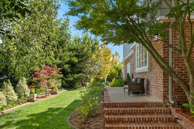 2835 Hillside Drive, Burlingame, CA 94010