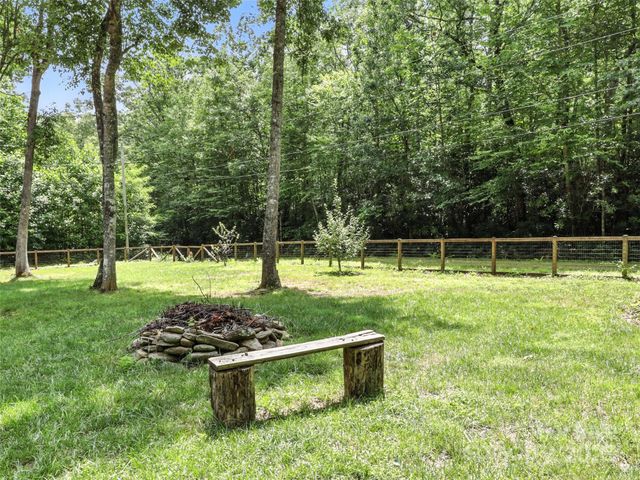 144 Byrd Park Road, Burnsville, NC 28714