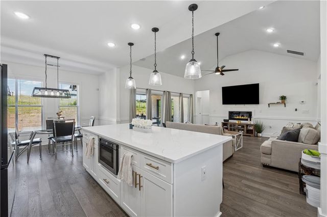 4425 Clarks Bridge Road, Gainesville, GA 30506