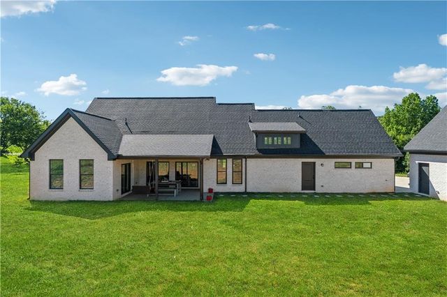 4425 Clarks Bridge Road, Gainesville, GA 30506