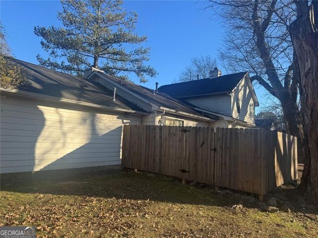 5841 Summerglen Lane, Atlanta, GA 30349