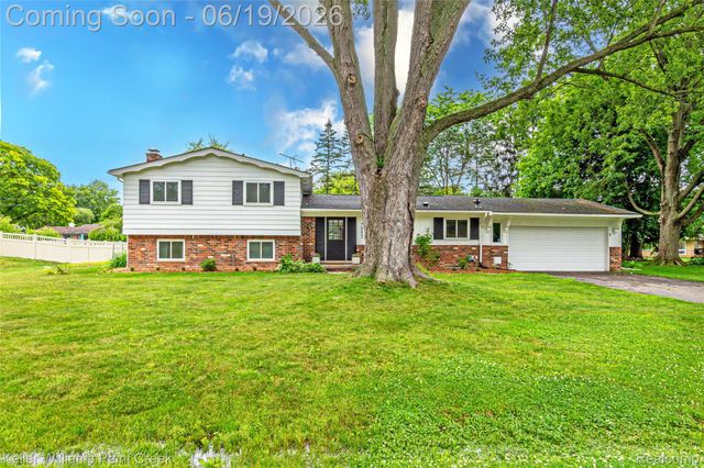 7093 Stonebrook Road, West Bloomfield Charter Township, MI 48322
