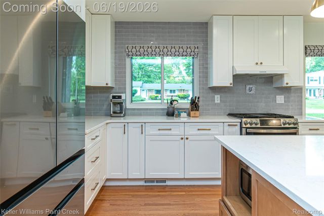7093 Stonebrook Road, West Bloomfield Charter Township, MI 48322