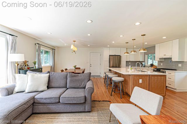 7093 Stonebrook Road, West Bloomfield Charter Township, MI 48322