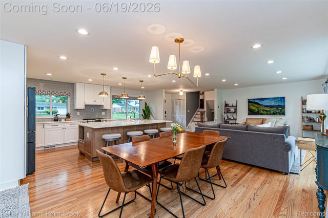 7093 Stonebrook Road, West Bloomfield Charter Township, MI 48322