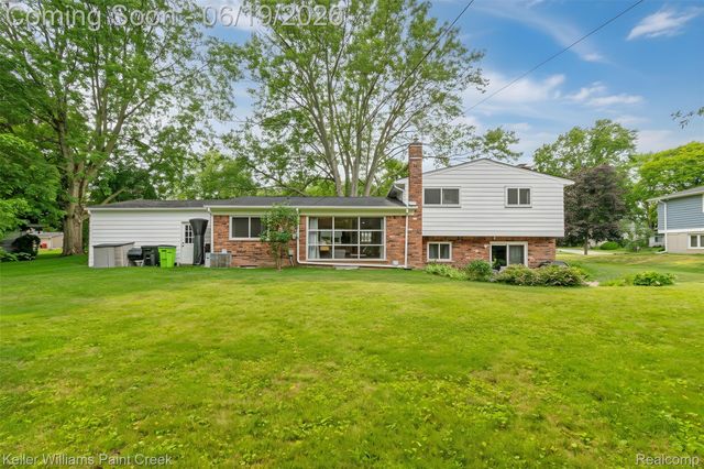 7093 Stonebrook Road, West Bloomfield Charter Township, MI 48322