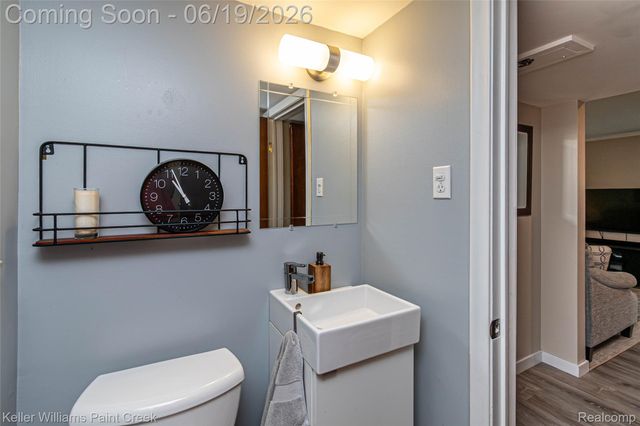 7093 Stonebrook Road, West Bloomfield Charter Township, MI 48322