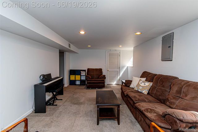 7093 Stonebrook Road, West Bloomfield Charter Township, MI 48322