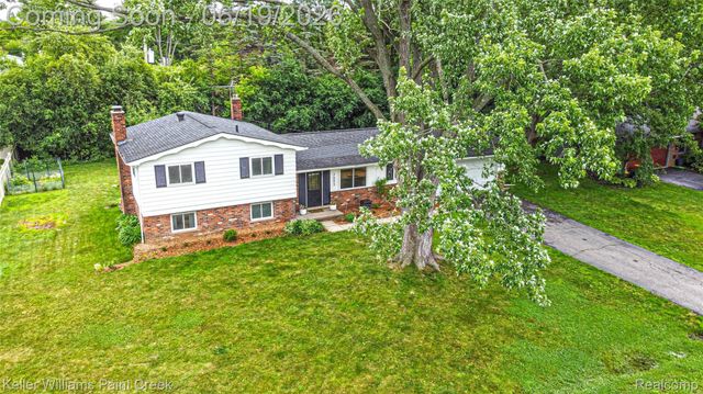 7093 Stonebrook Road, West Bloomfield Charter Township, MI 48322