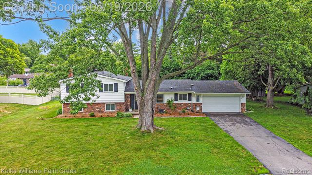 7093 Stonebrook Road, West Bloomfield Charter Township, MI 48322