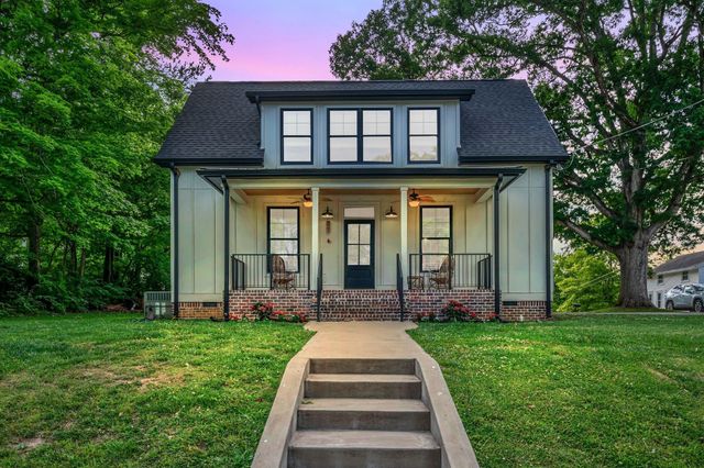 219 McCreary Heights, Dickson, TN 37055
